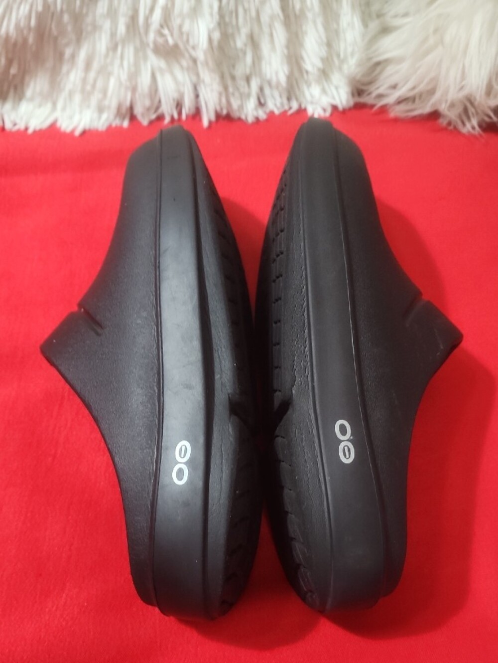 OOFOS OOcloog Black Slip-On Clog Shoes - Picture 7 of 12
